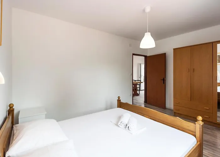 & Strcic Krk Konukevi 3*