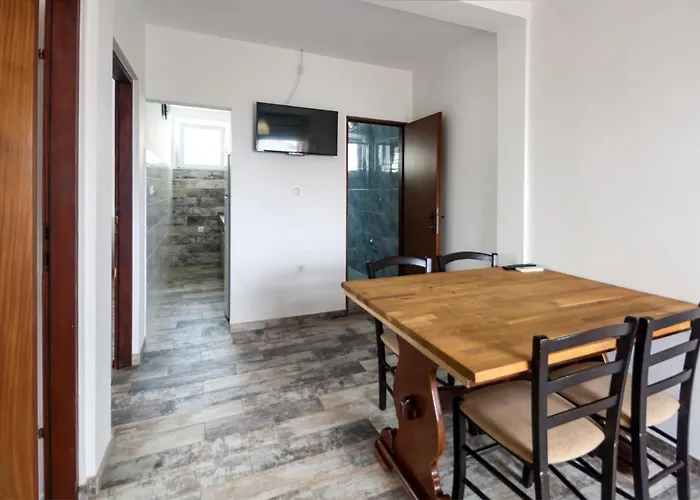 & Strcic Krk Konukevi 3*